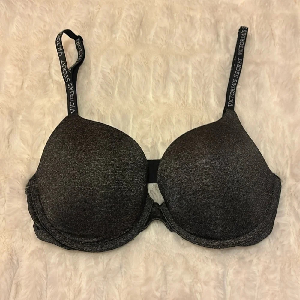 Victoria Secret Women’s Lightly Padded Gray Bra Size 32D
